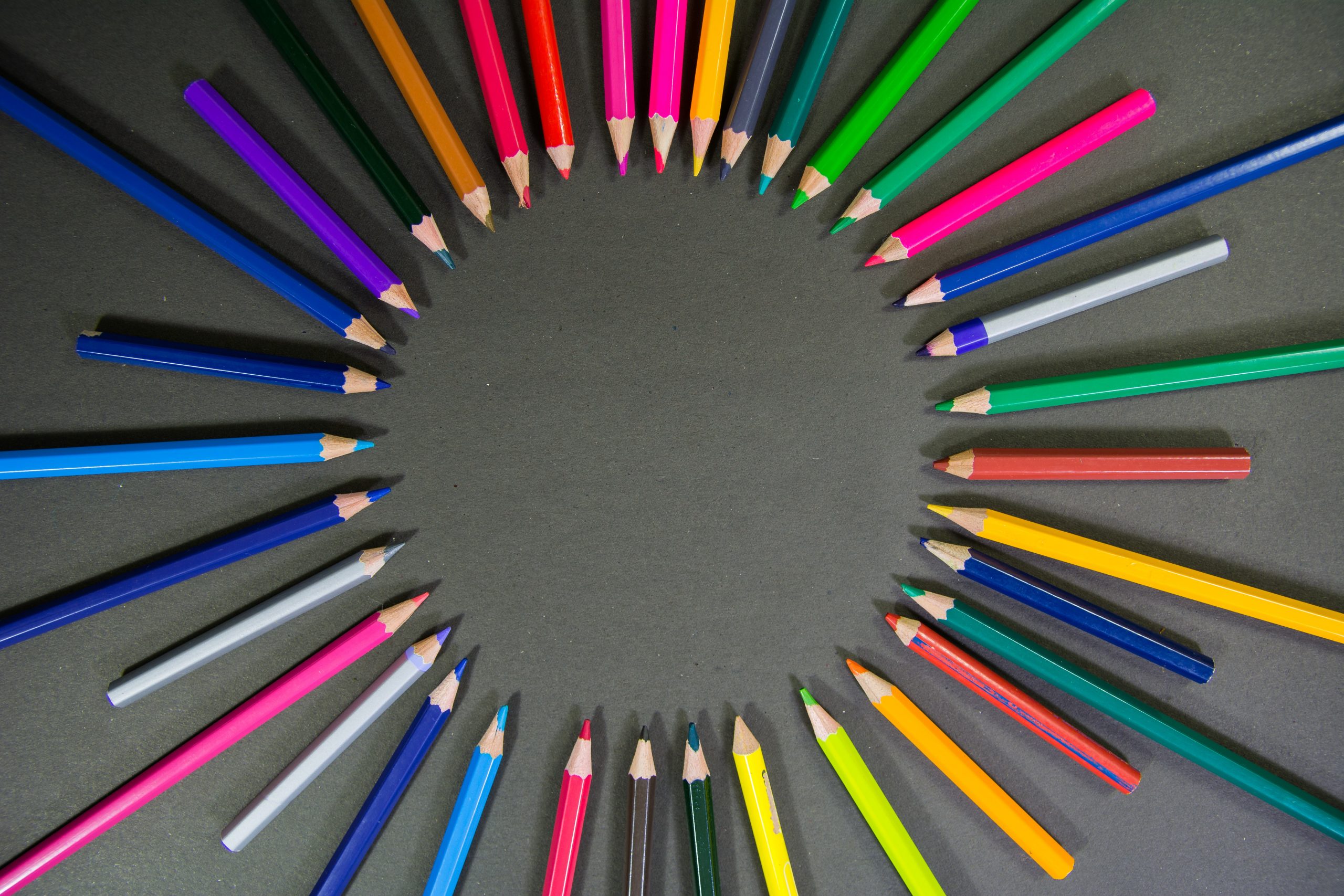 Circle of coloured pencils photo by gr stocks from Unsplash